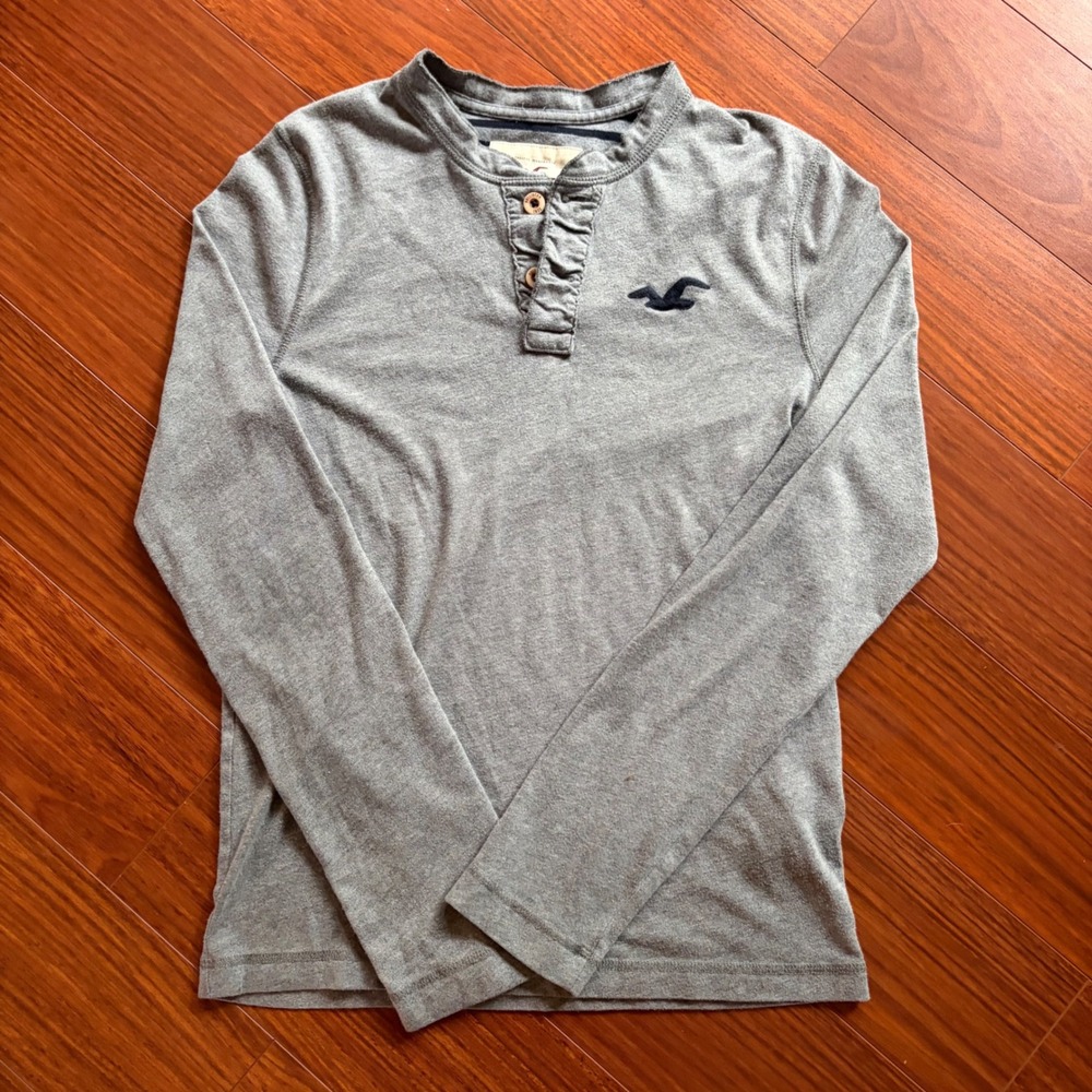 Hollister Mens Henley Size Small Gray Long Sleeve Embroidered Logo Y2K Surf